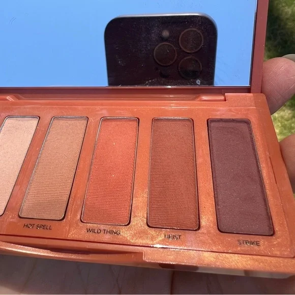 Urban Decay Naked Petite Heat Mini Eyeshadow Palette - Picture 4 of 5